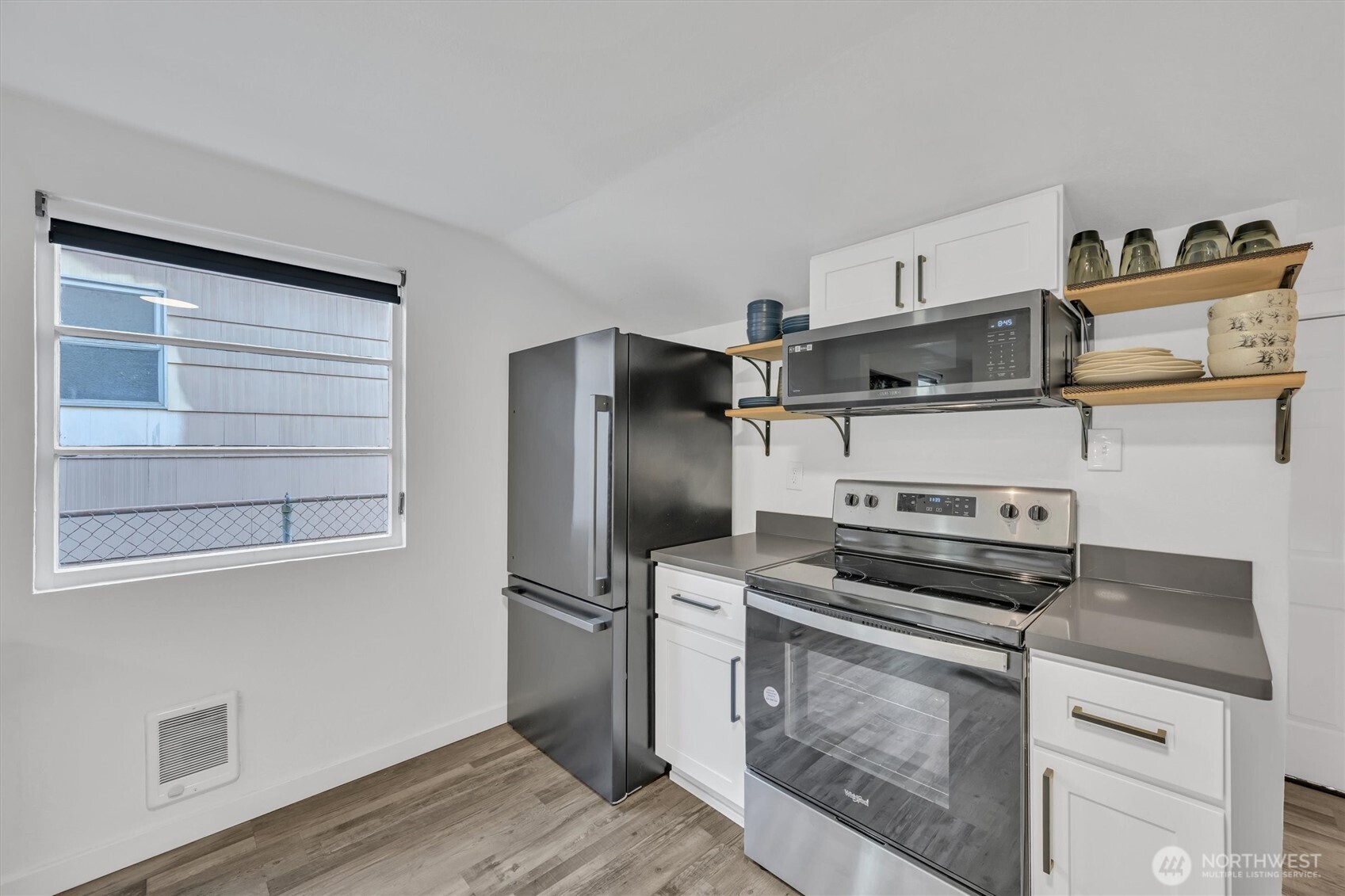 6004 S Lawrence Street , Tacoma, WA 98409