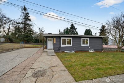 2311 NE 6th Place , Renton, WA 98056-3605