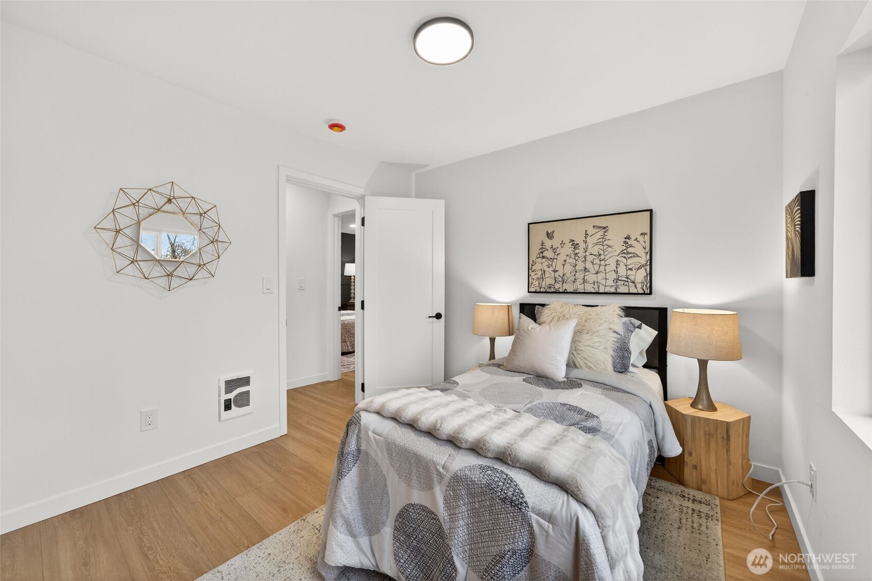 2311 NE 6th Place , Renton, WA 98056-3605