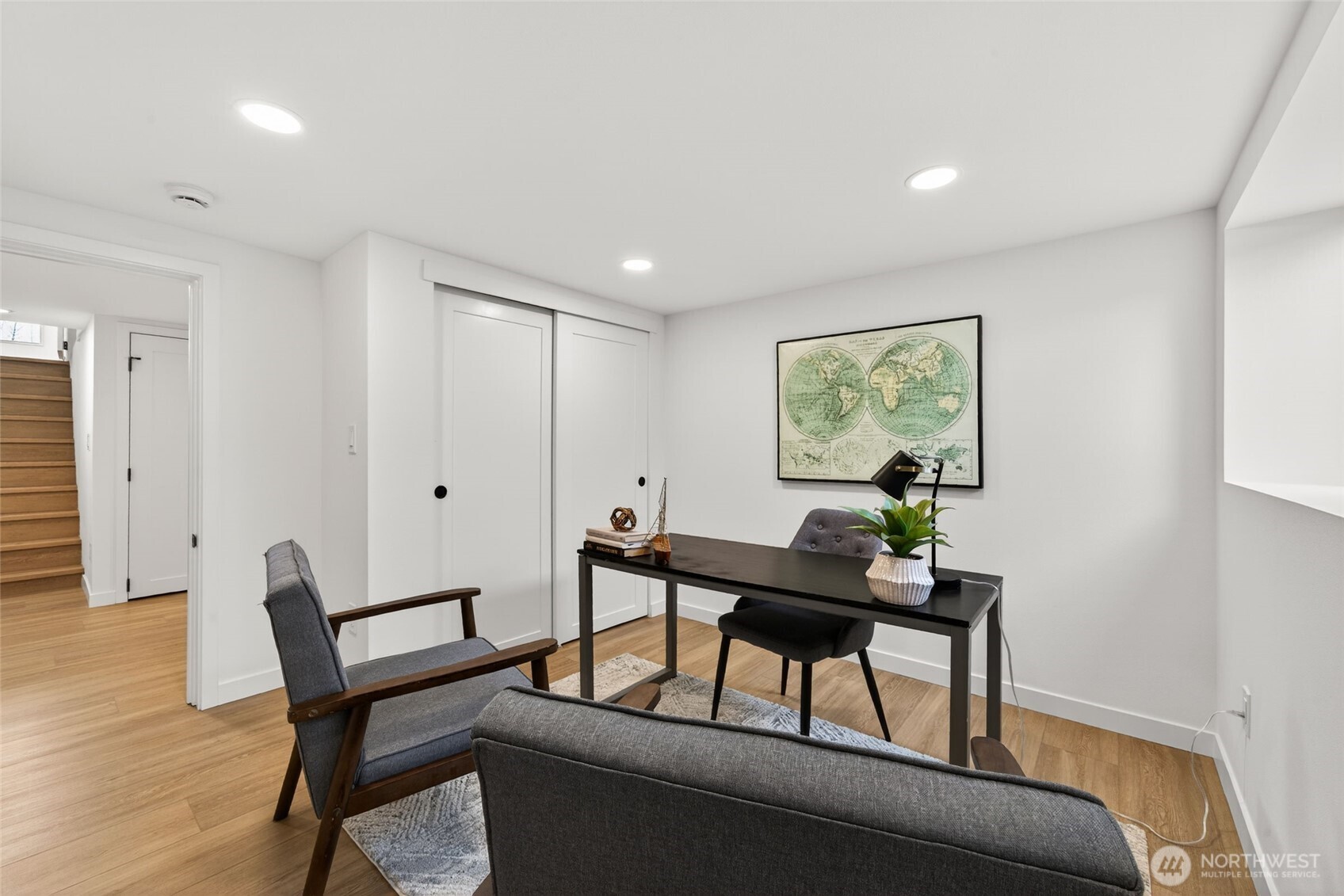 2311 NE 6th Place , Renton, WA 98056-3605