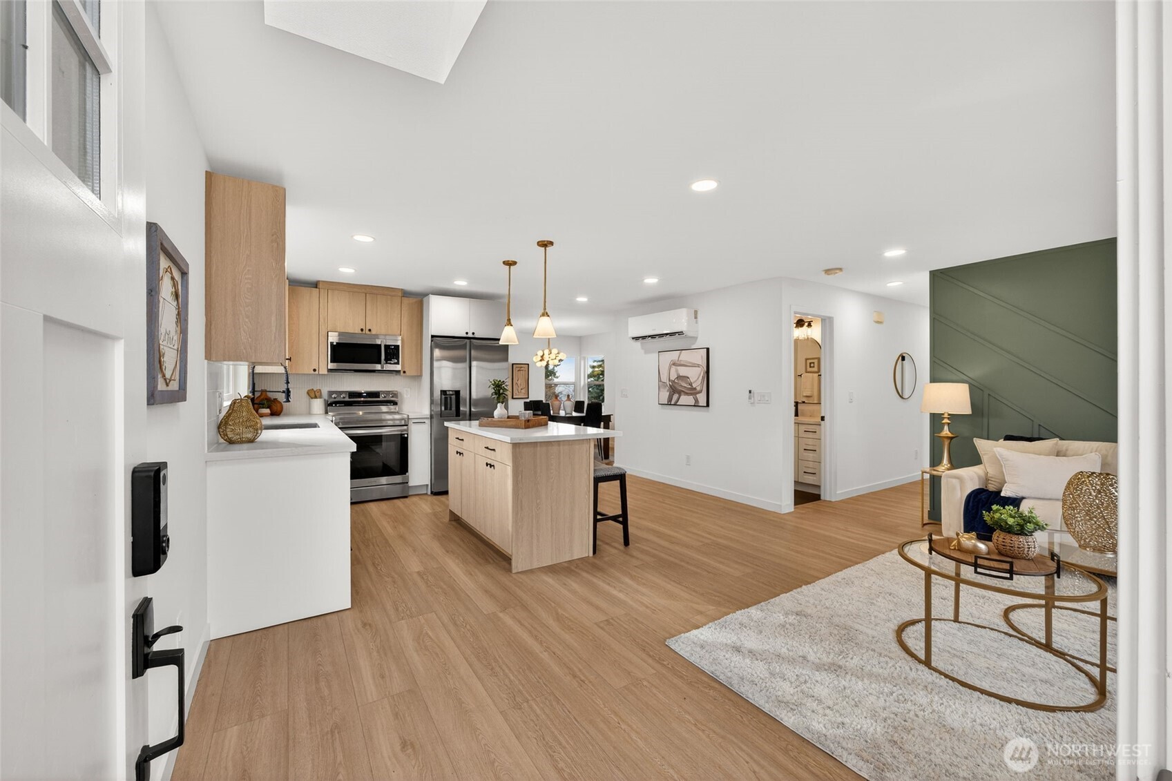 2311 NE 6th Place , Renton, WA 98056-3605