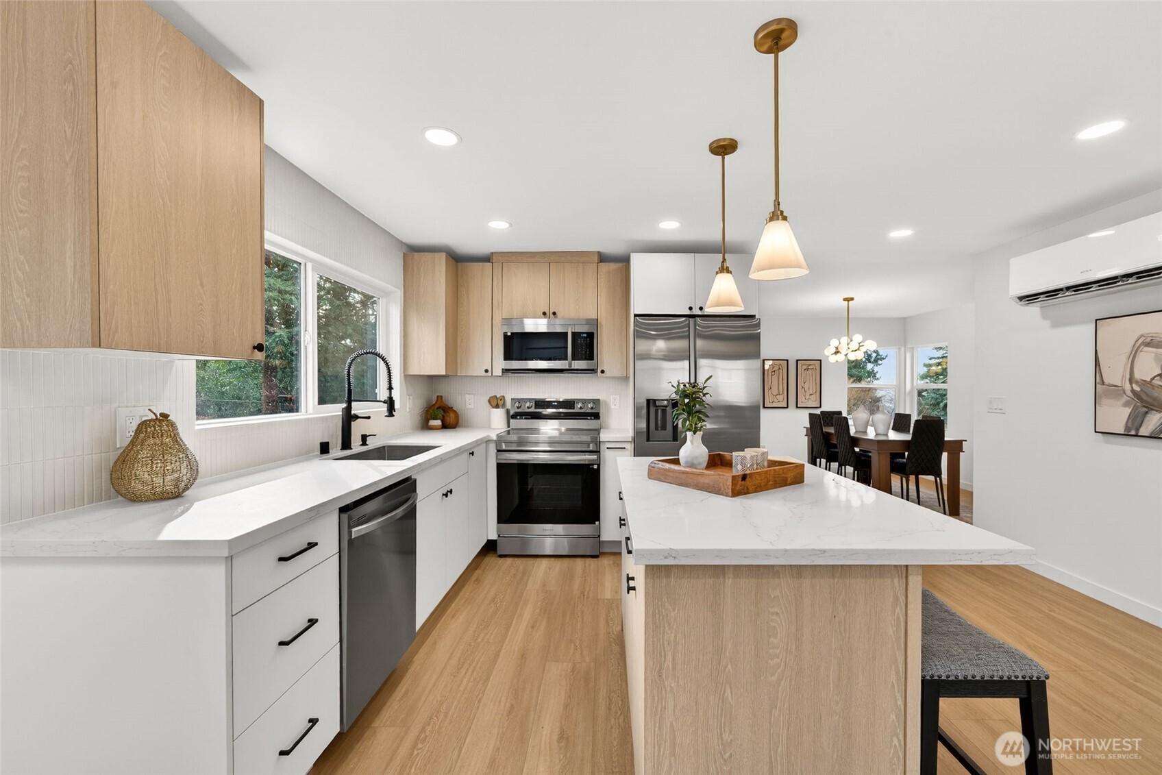 2311 NE 6th Place , Renton, WA 98056-3605