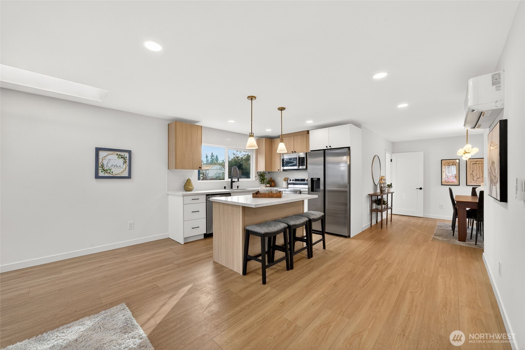 2311 NE 6th Place , Renton, WA 98056-3605