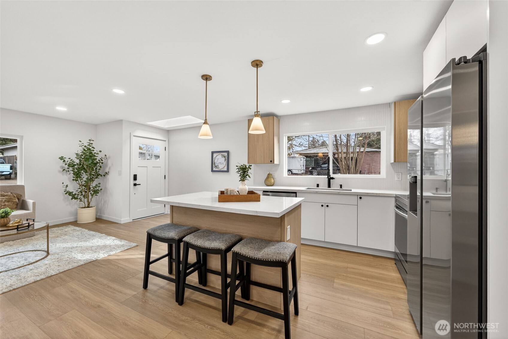 2311 NE 6th Place , Renton, WA 98056-3605