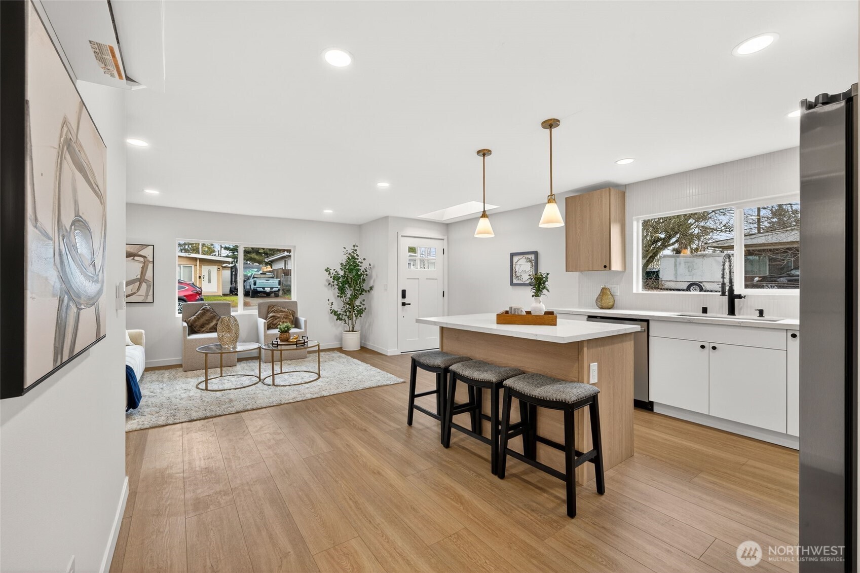 2311 NE 6th Place , Renton, WA 98056-3605