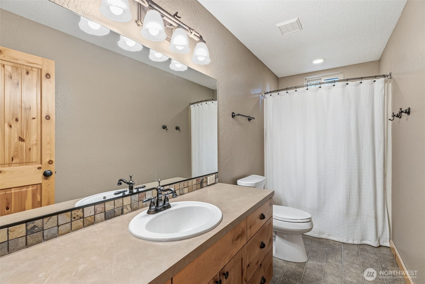 101 Lighthouse Lane , Mossyrock, WA 98564