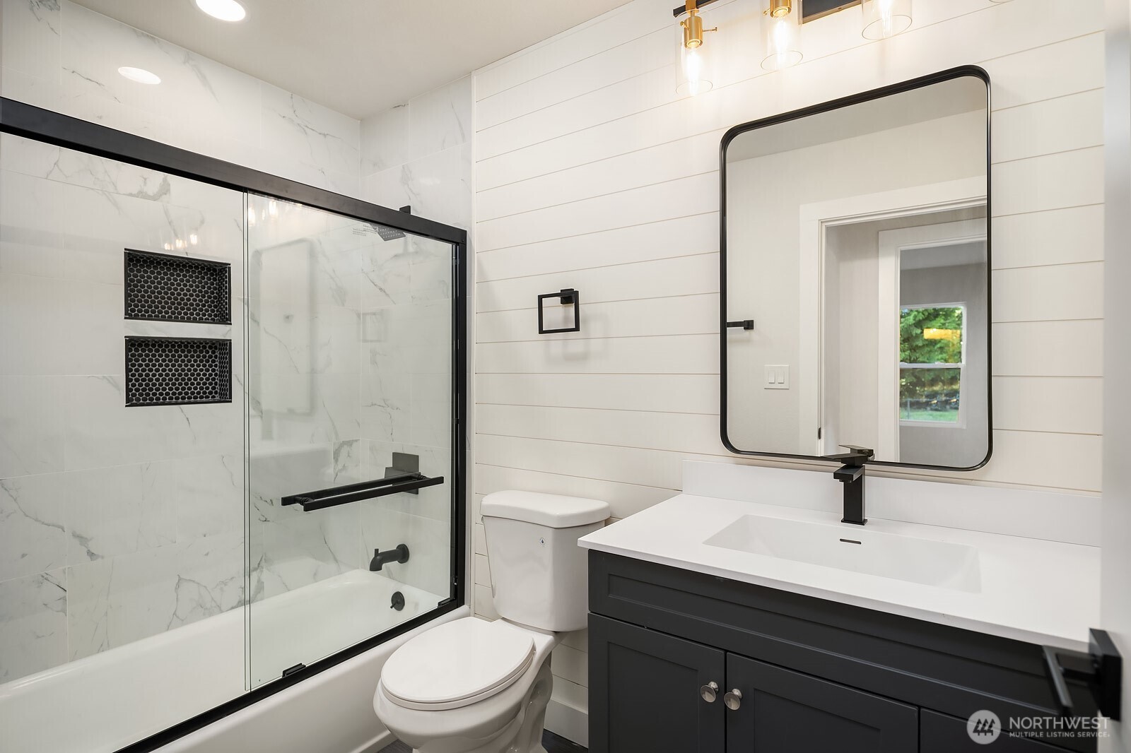 12215 44th Avenue S, Tukwila, WA 98178
