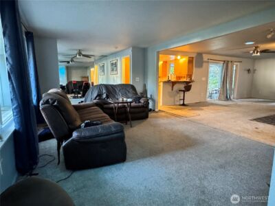 13801 Dana Lane E, Puyallup, WA 98373 - Photo 2