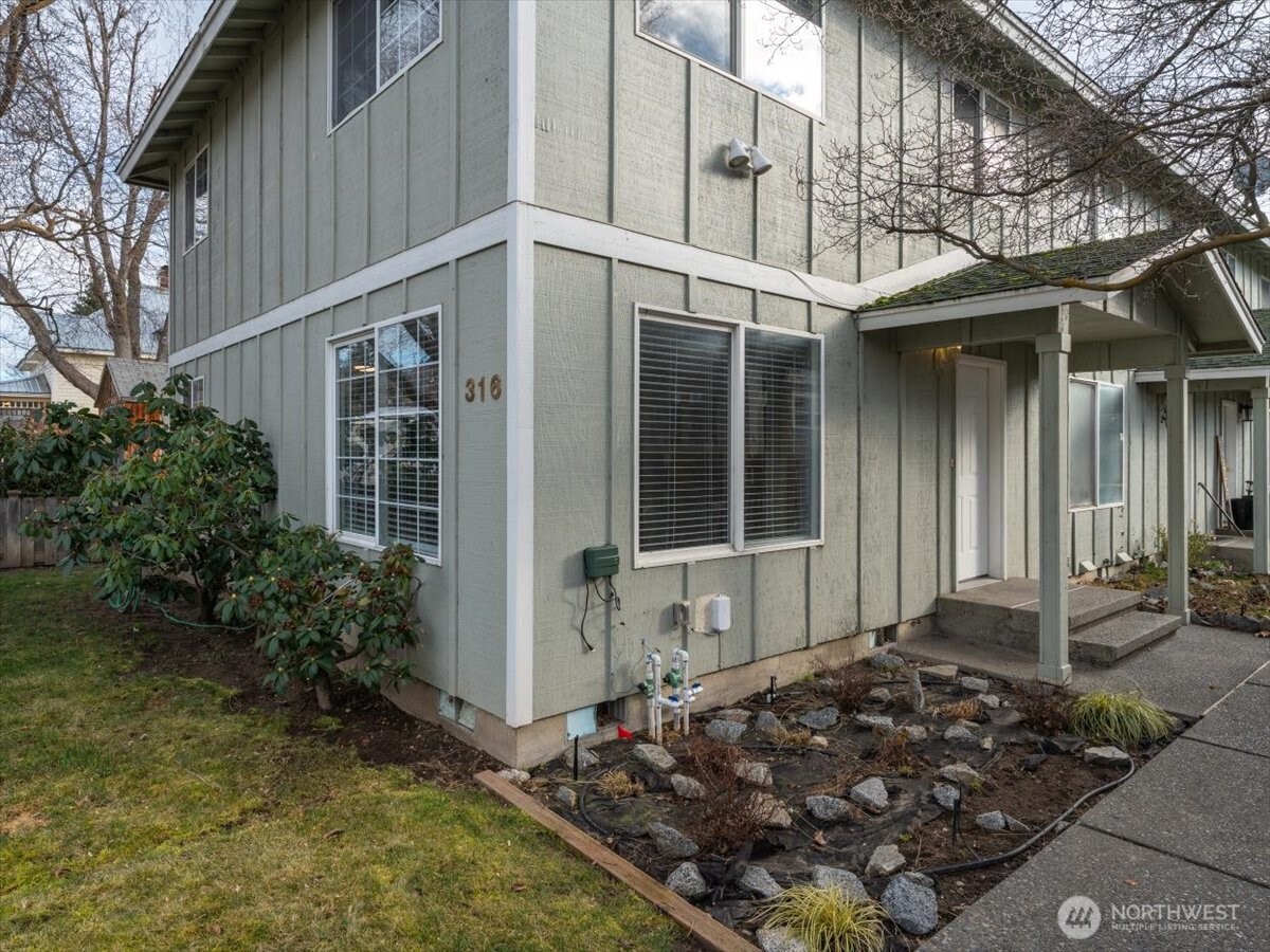316 E Wapato Avenue #1, Chelan, WA 98816