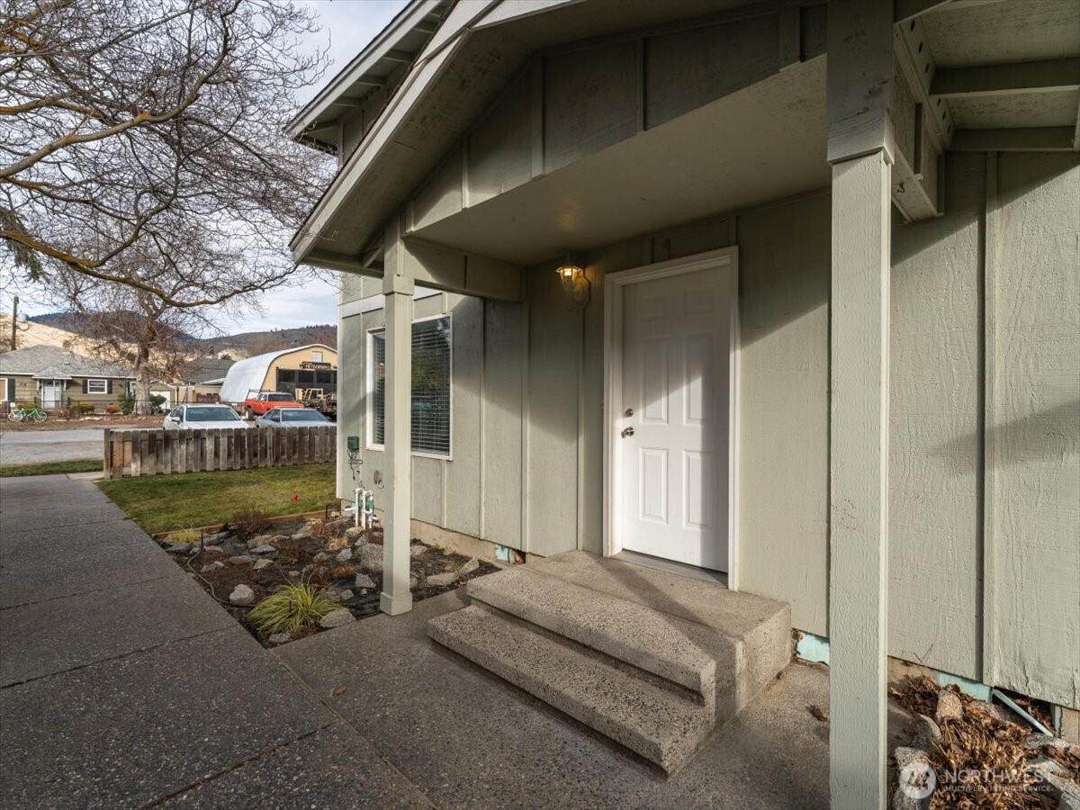 316 E Wapato Avenue #1, Chelan, WA 98816