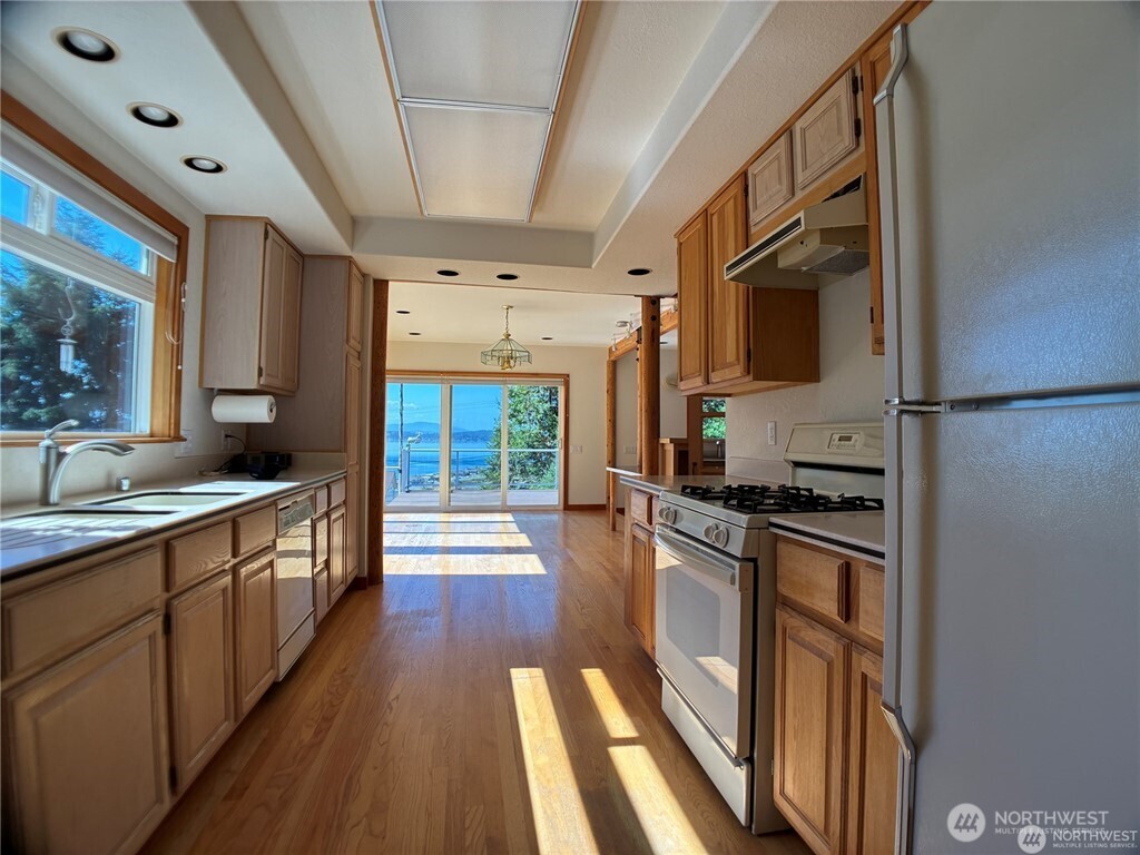 4957 Scurlock Road , Freeland, WA 98249