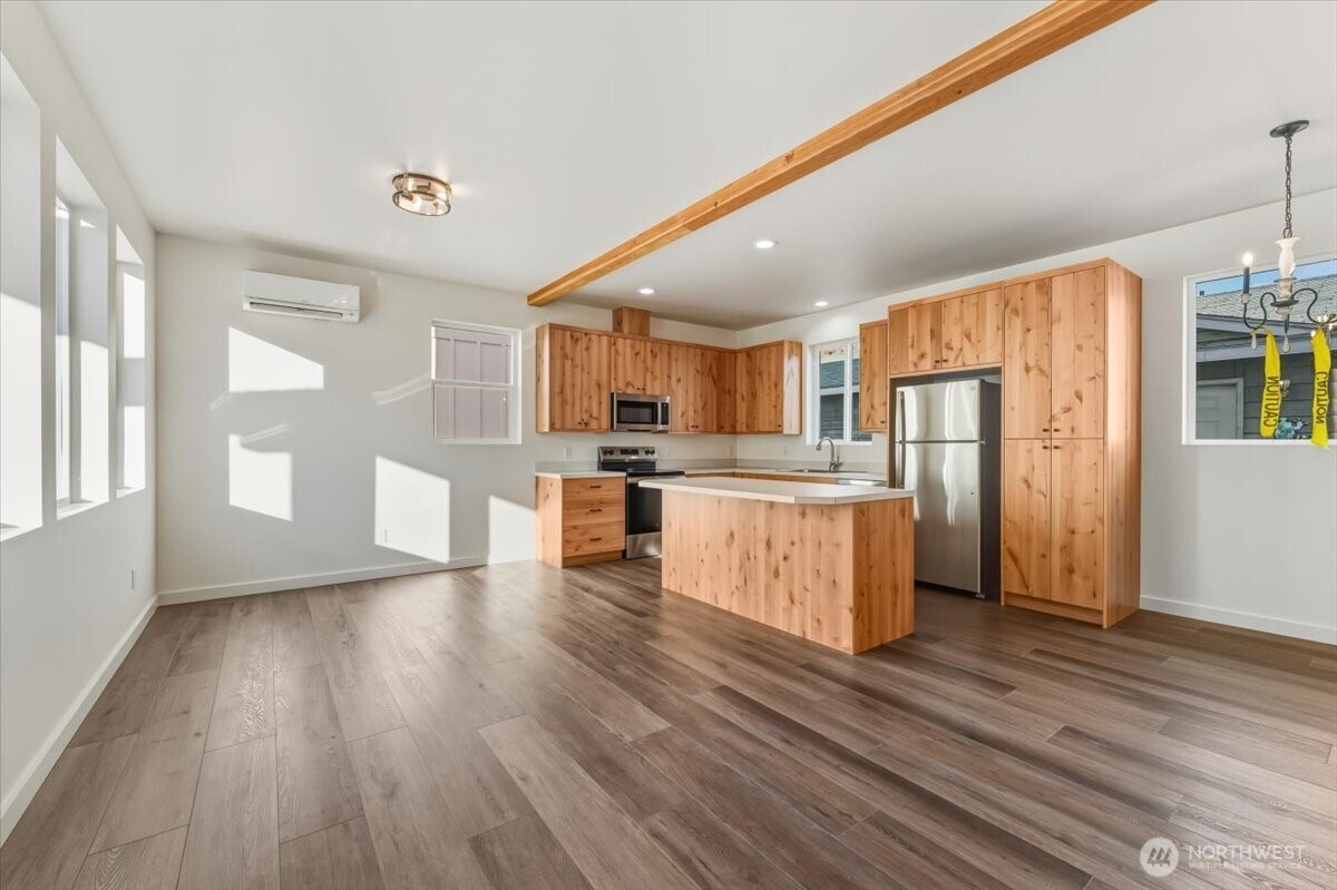 407 E Okanogan Avenue , Chelan, WA 98816