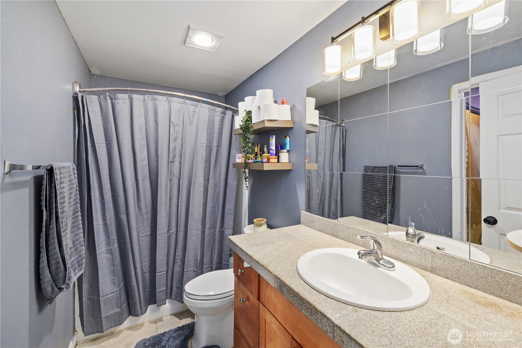 26205 116th Avenue SE #A-203, Kent, WA 98030