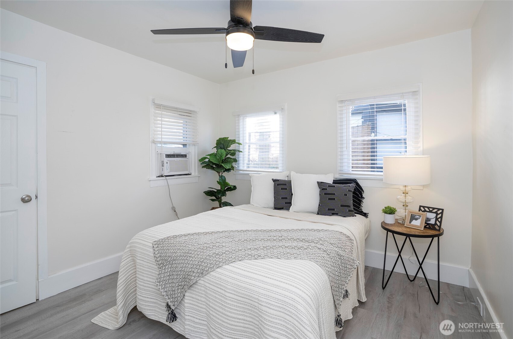 624 N State Street , Tacoma, WA 98403