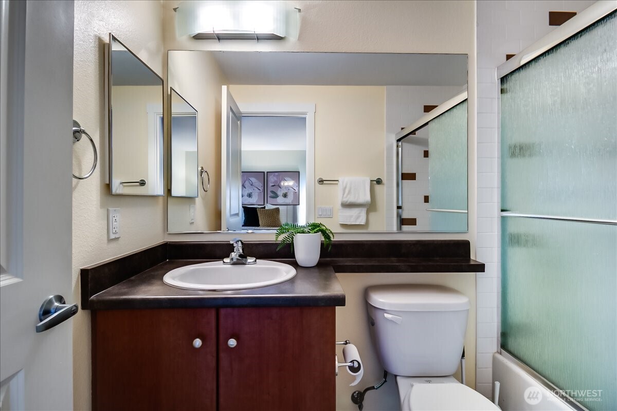 12404 E Gibson Road #D101, Everett, WA 98204