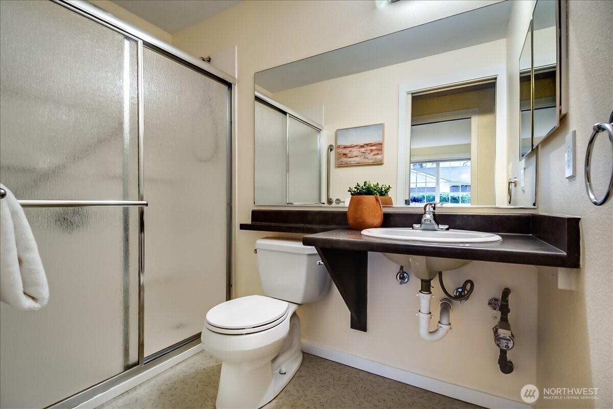 12404 E Gibson Road #D101, Everett, WA 98204