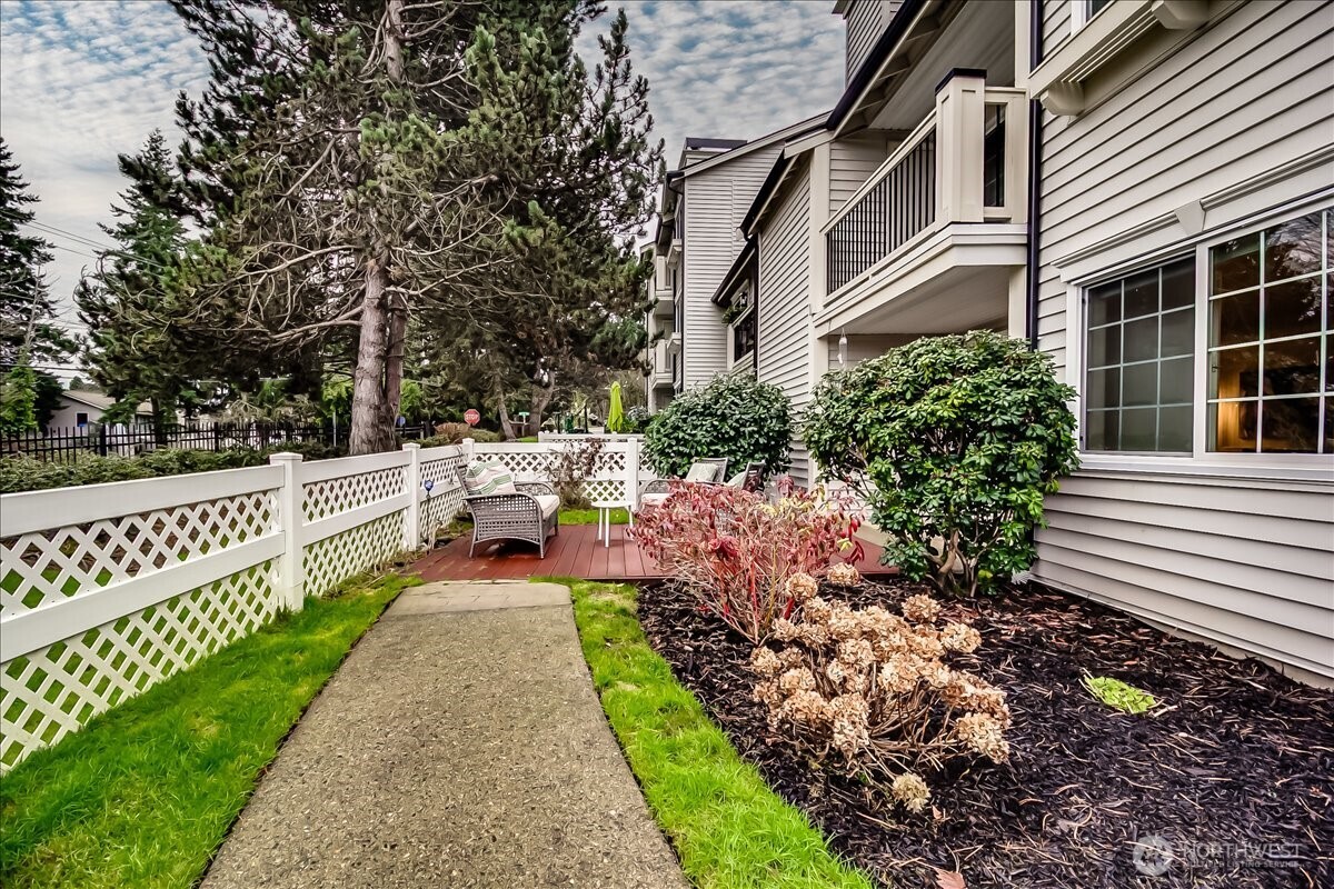 12404 E Gibson Road #D101, Everett, WA 98204