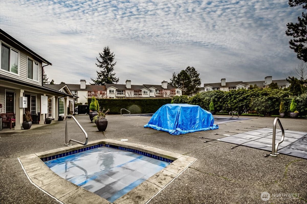 12404 E Gibson Road #D101, Everett, WA 98204