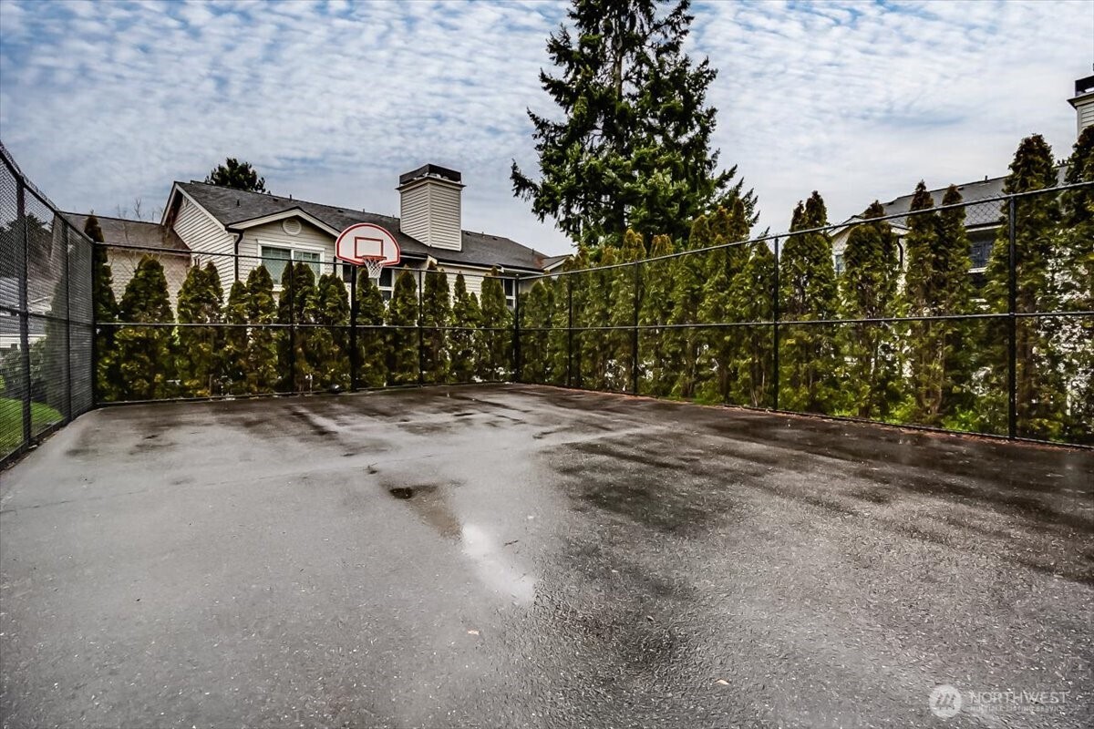 12404 E Gibson Road #D101, Everett, WA 98204