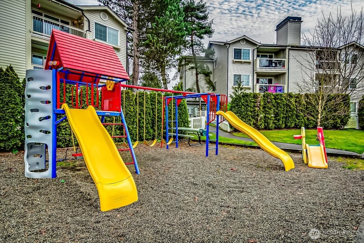 12404 E Gibson Road #D101, Everett, WA 98204