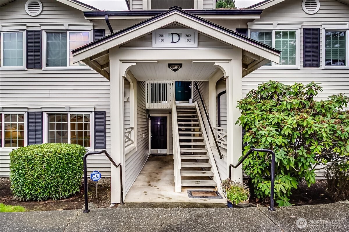 12404 E Gibson Road #D101, Everett, WA 98204