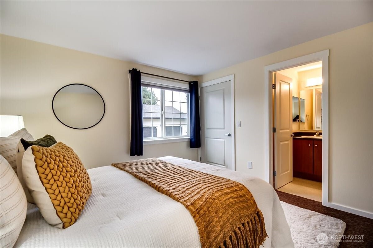 12404 E Gibson Road #D101, Everett, WA 98204