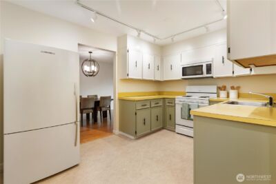 2565 Dexter Avenue N #103, Seattle, WA 98109 - Photo 12