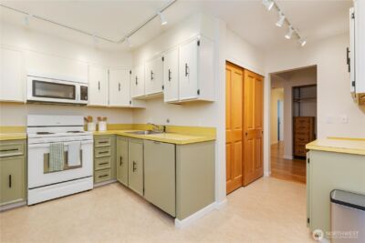 2565 Dexter Avenue N #103, Seattle, WA 98109 - Photo 13