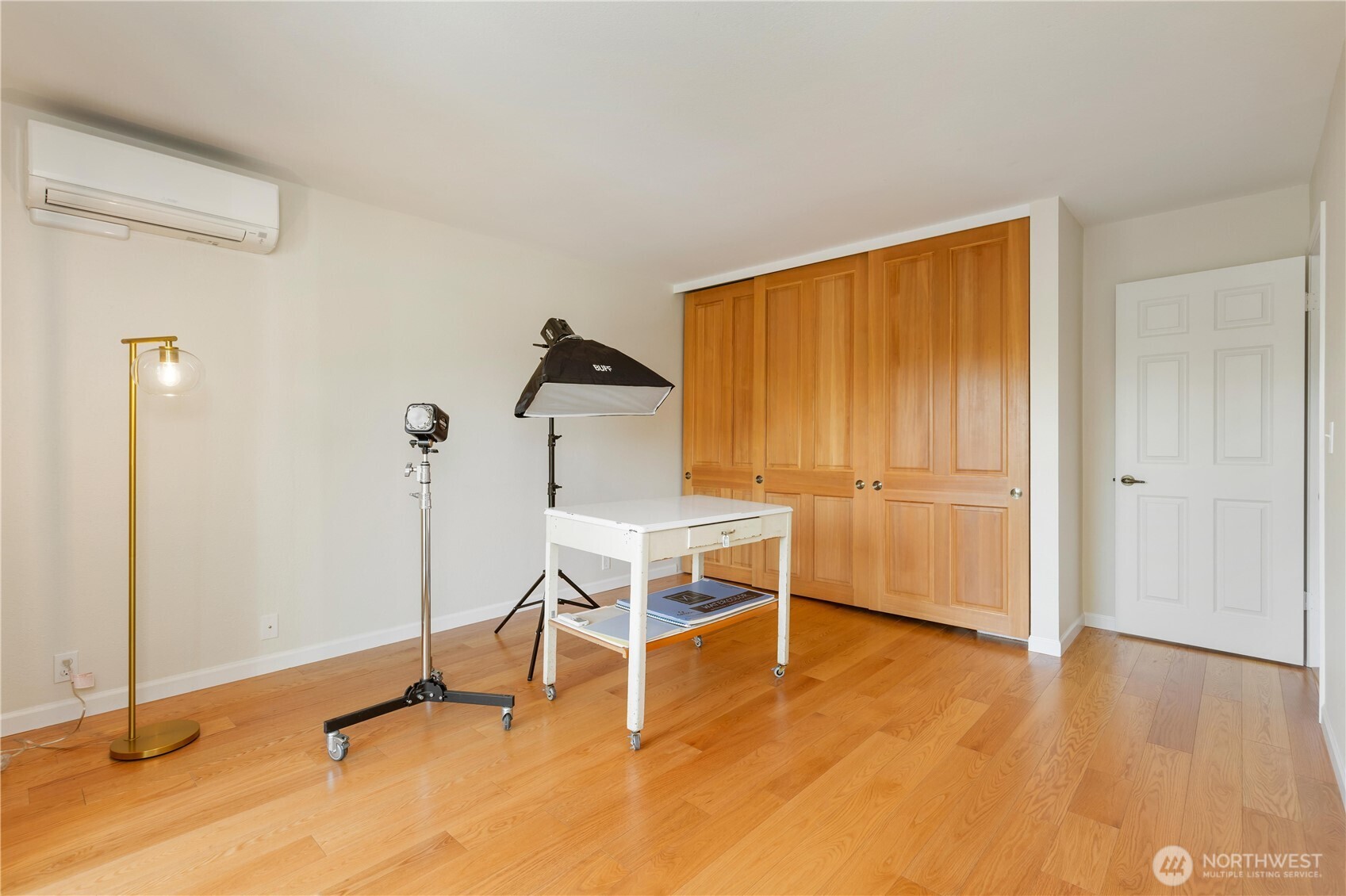 2565 Dexter Avenue N #103, Seattle, WA 98109