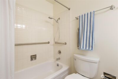 2565 Dexter Avenue N #103, Seattle, WA 98109 - Photo 23