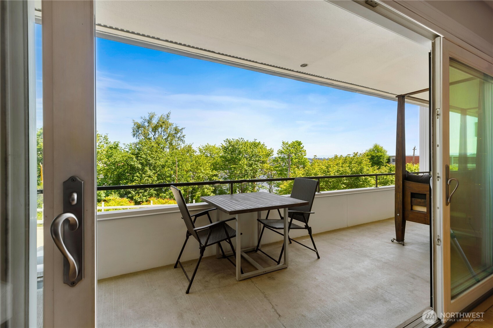 2565 Dexter Avenue N #103, Seattle, WA 98109