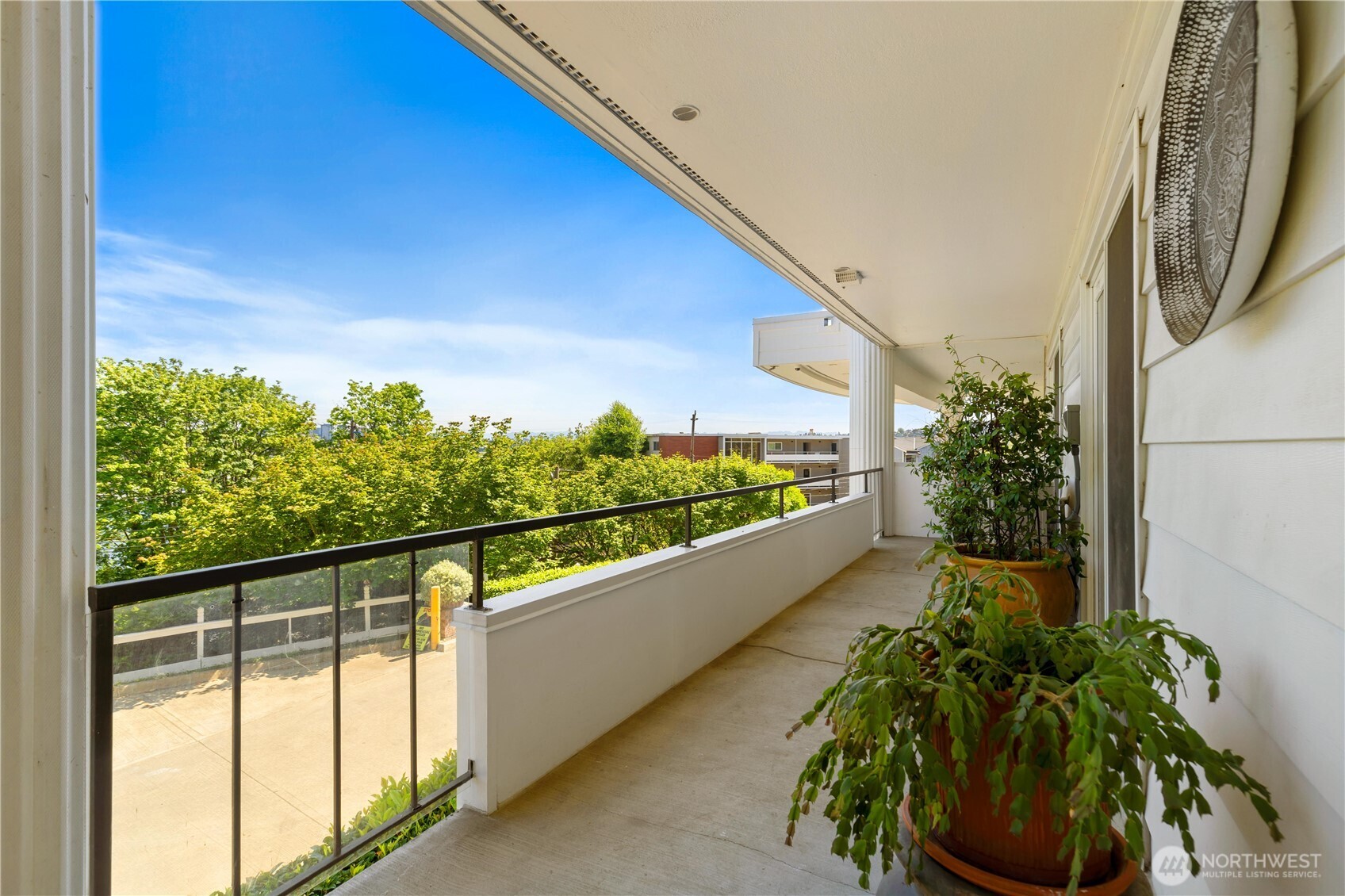 2565 Dexter Avenue N #103, Seattle, WA 98109