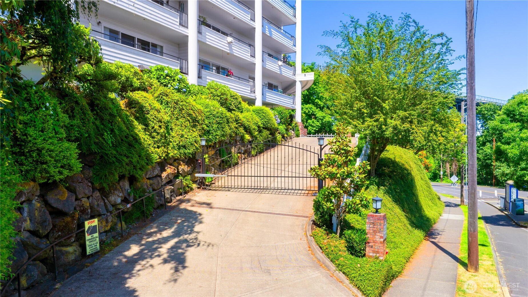 2565 Dexter Avenue N #103, Seattle, WA 98109