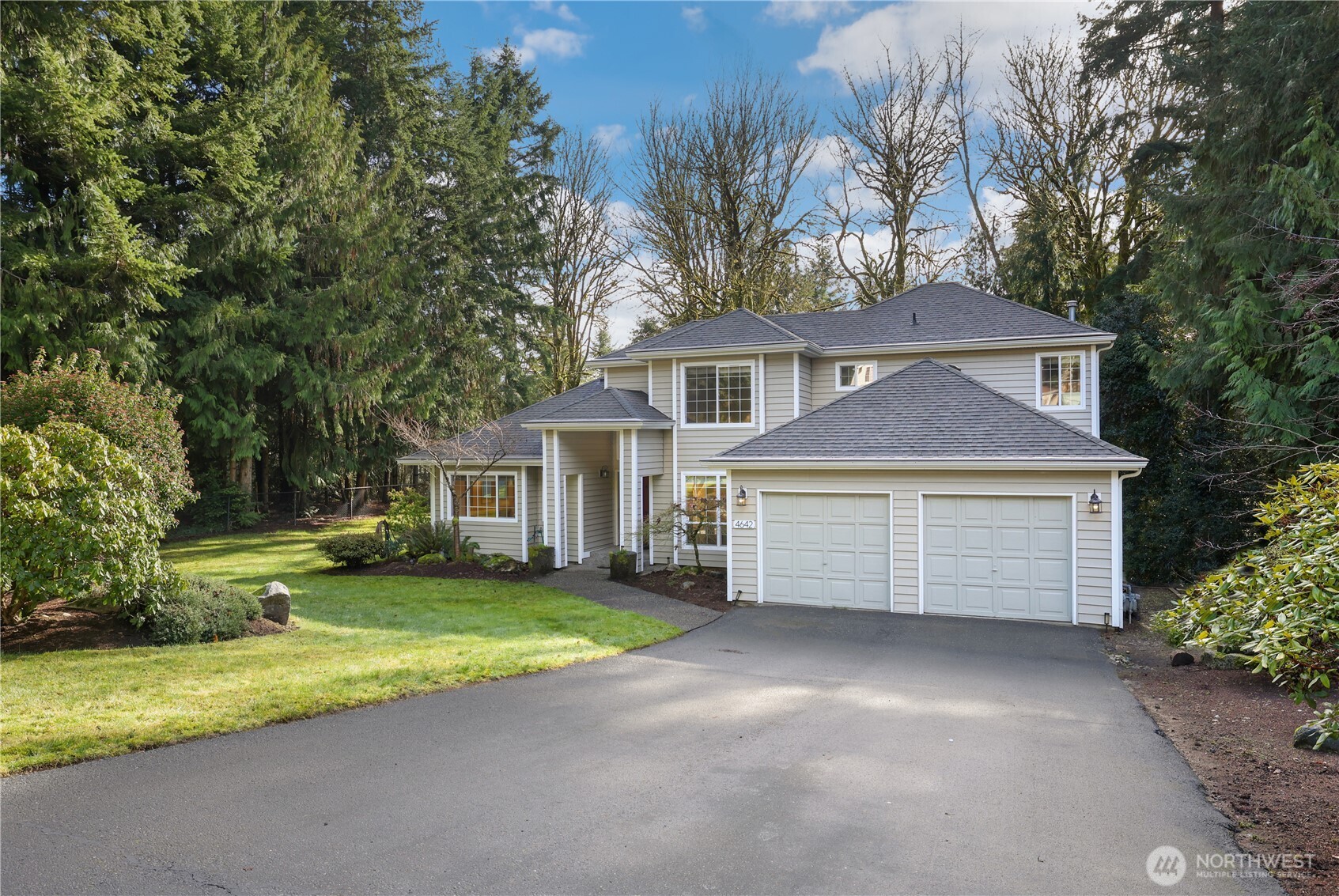 4642 SE Parsons Green Court , Port Orchard, WA 98367