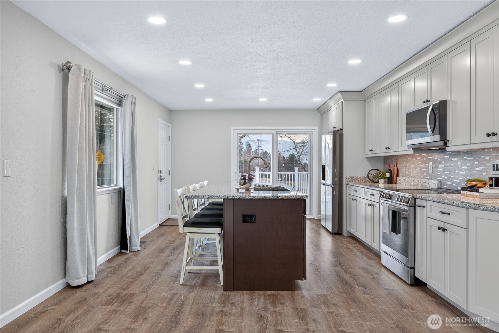 1425 Bel Air Drive , East Wenatchee, WA 98802