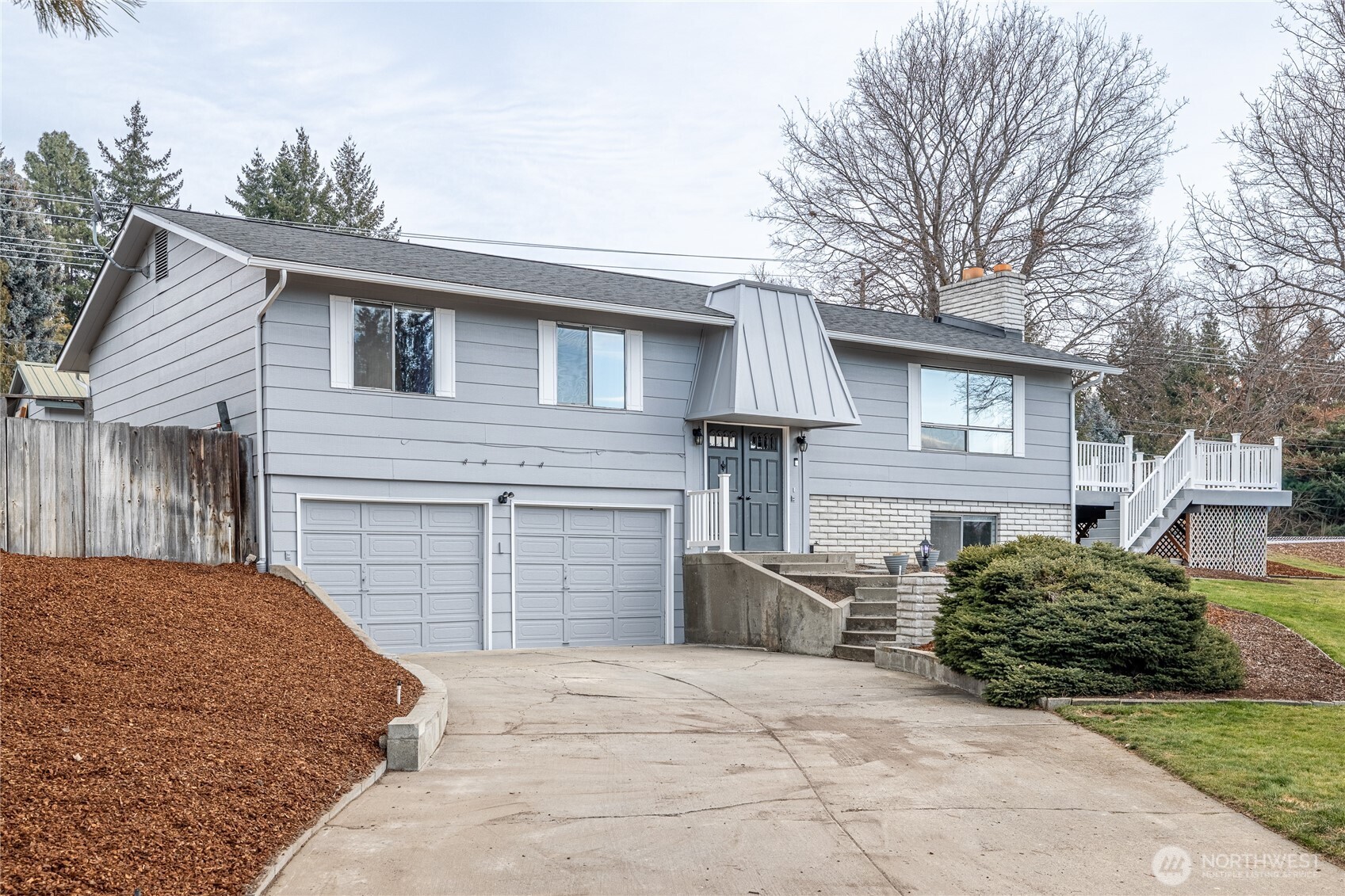 1425 Bel Air Drive , East Wenatchee, WA 98802