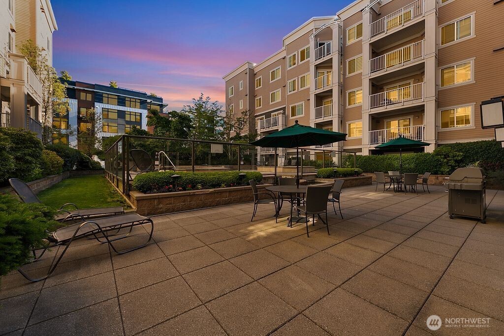 1545 NW 57th Street #422, Seattle, WA 98107