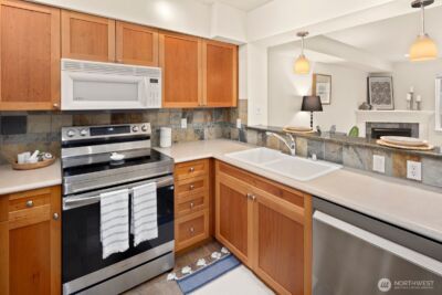 1545 NW 57th Street #422, Seattle, WA 98107 - Photo 6