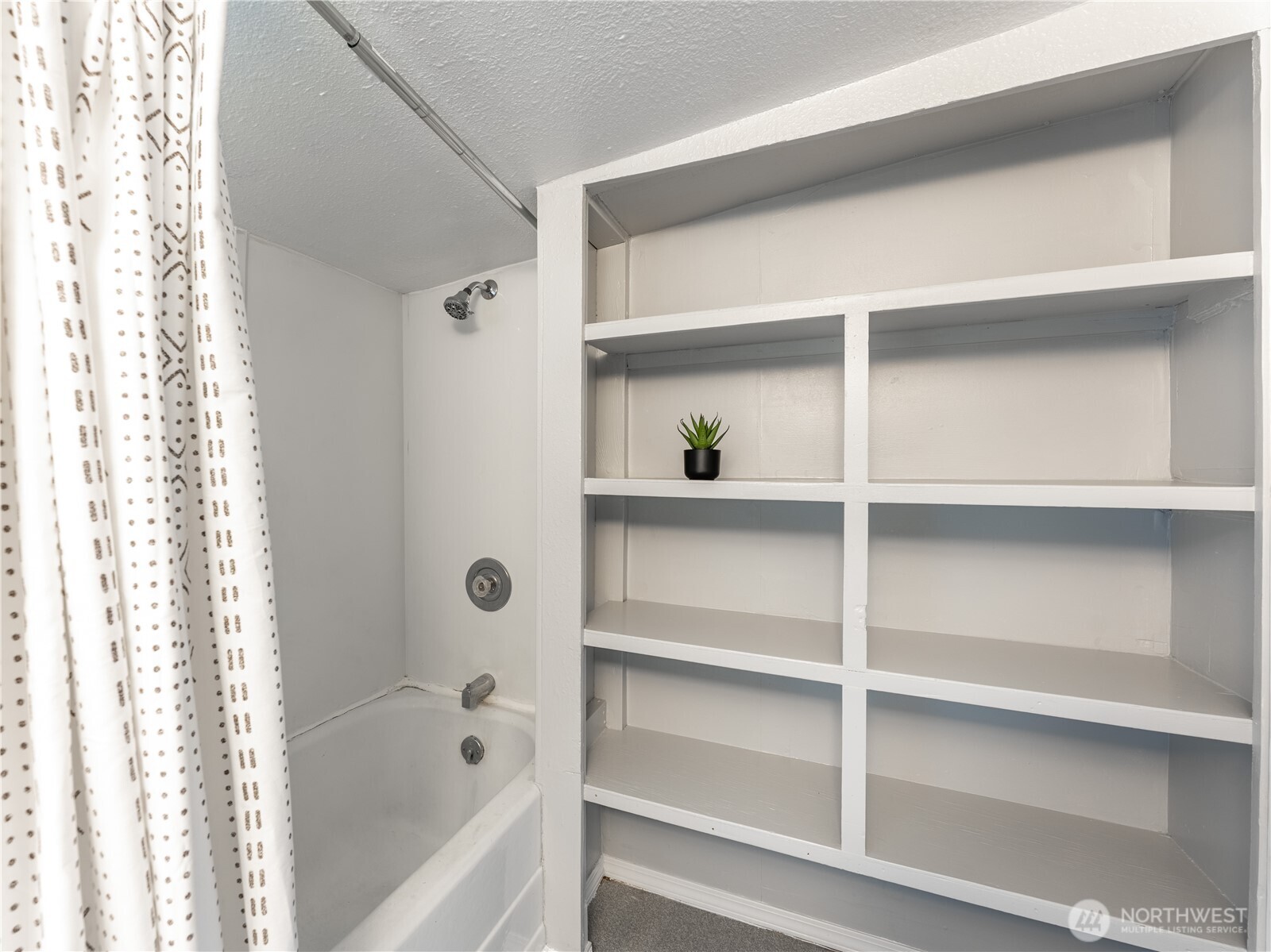 616 S Chelan Avenue , Wenatchee, WA 98801