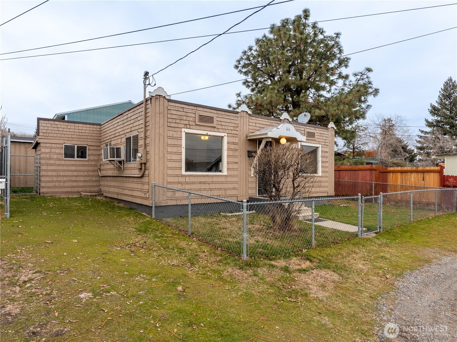 616 S Chelan Avenue , Wenatchee, WA 98801