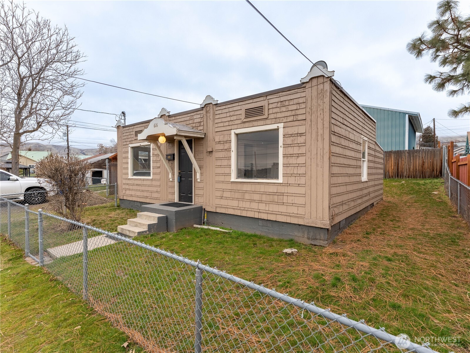 616 S Chelan Avenue , Wenatchee, WA 98801
