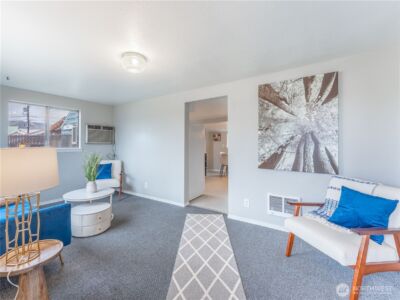616 S Chelan Avenue , Wenatchee, WA 98801 - Photo 4