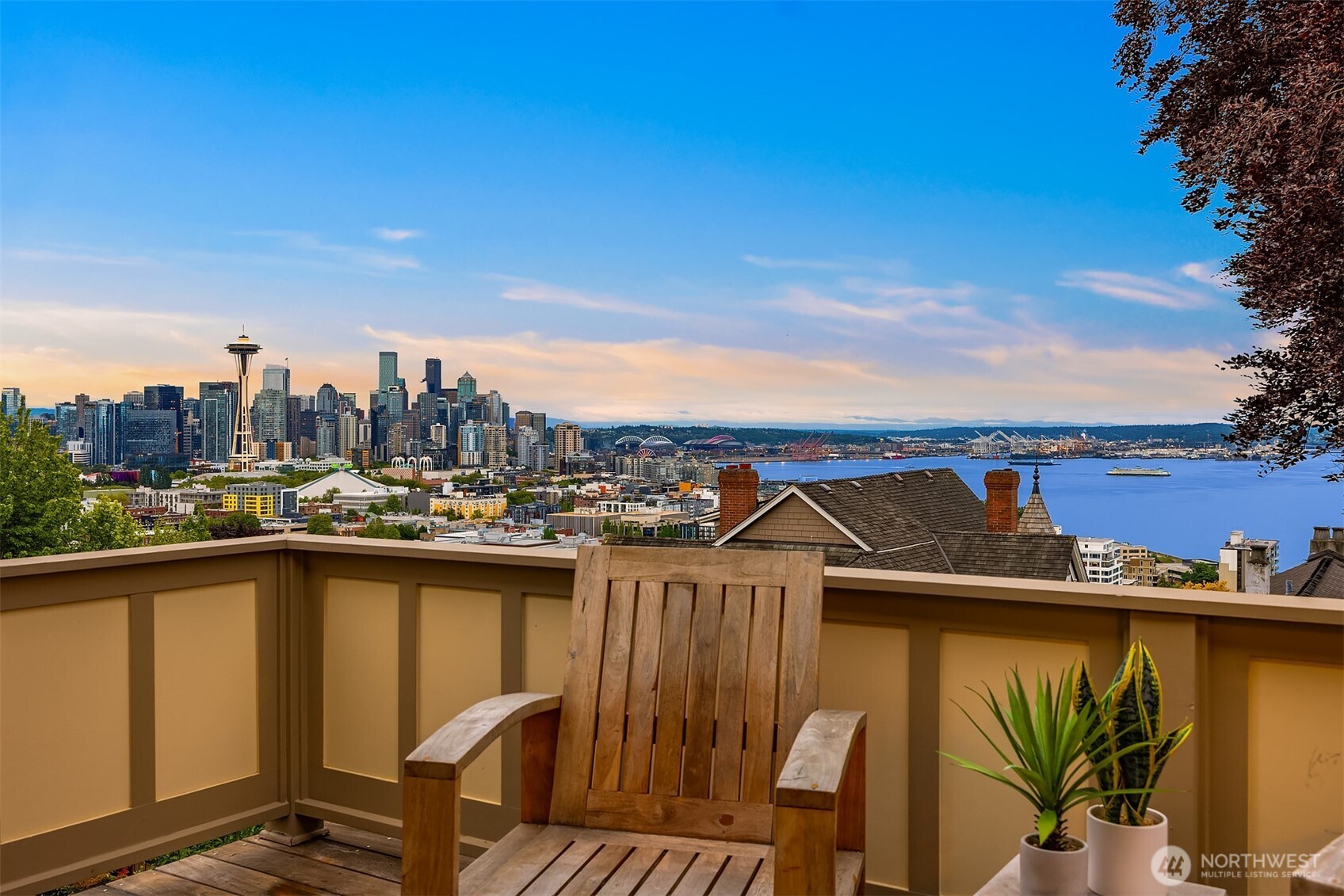 525 W Prospect Street #A, Seattle, WA 98119