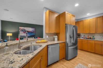 6441 SE Cougar Mountain Way , Bellevue, WA 98006 - Photo 14