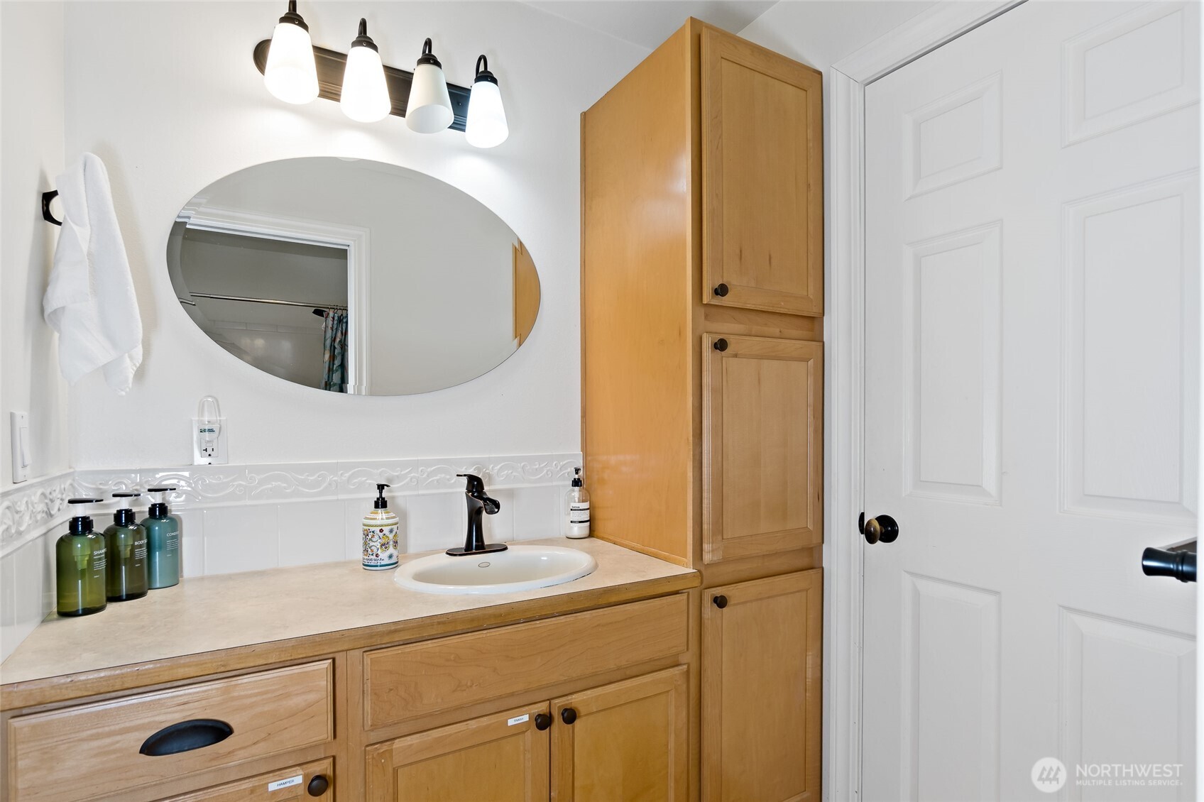 70 N Harrison Avenue , Hoodsport, WA 98548-9470