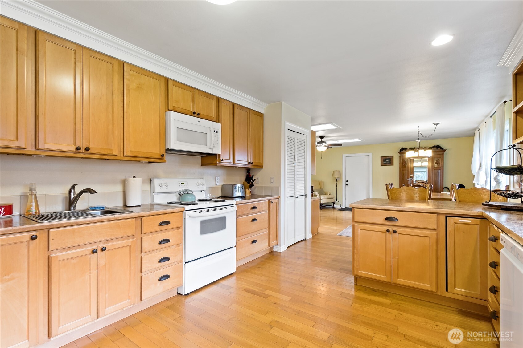 70 N Harrison Avenue , Hoodsport, WA 98548-9470