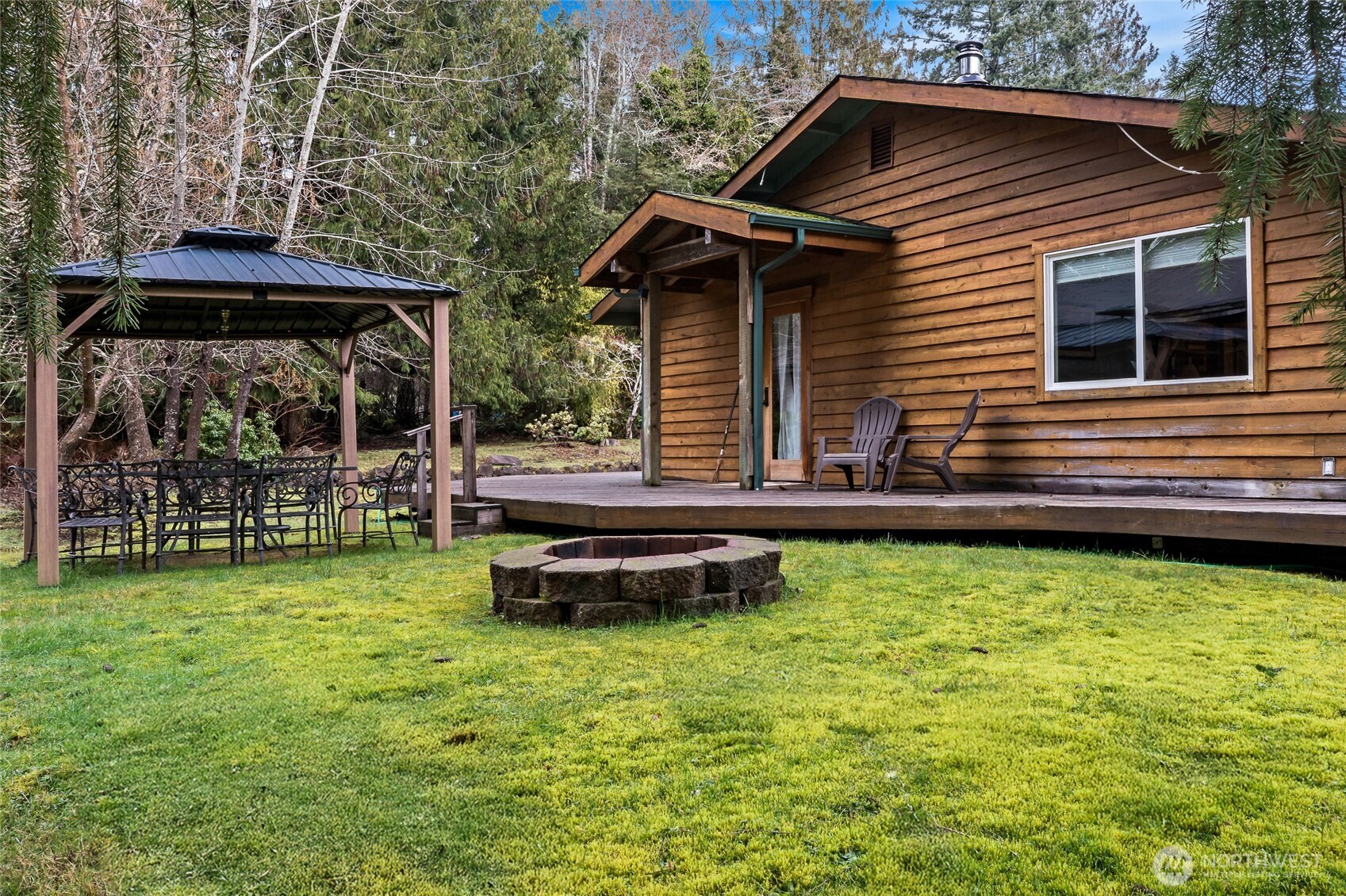 70 N Harrison Avenue , Hoodsport, WA 98548-9470