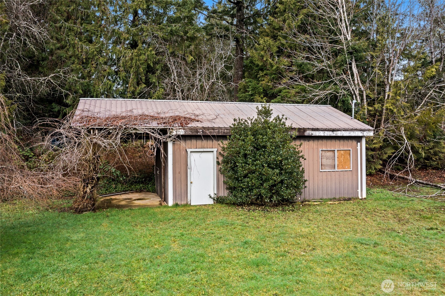 70 N Harrison Avenue , Hoodsport, WA 98548-9470