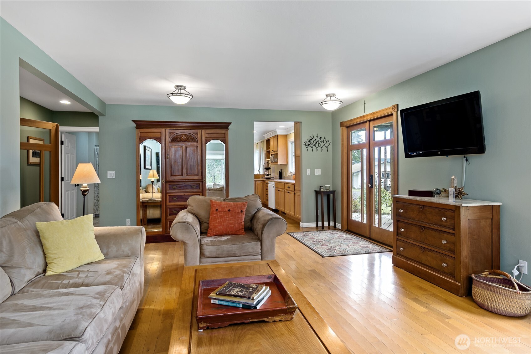 70 N Harrison Avenue , Hoodsport, WA 98548-9470