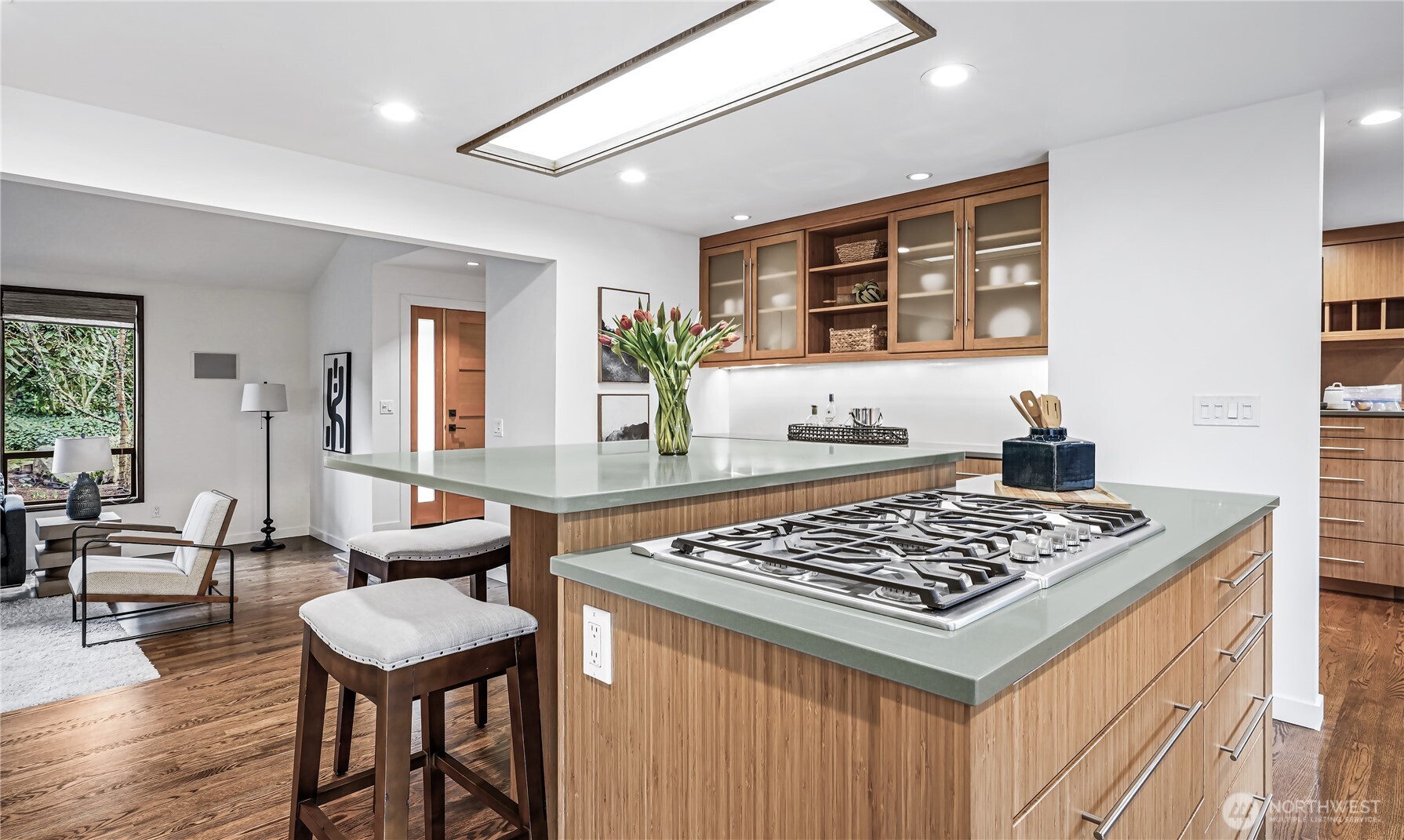 2234 108th Avenue SE, Bellevue, WA 98004